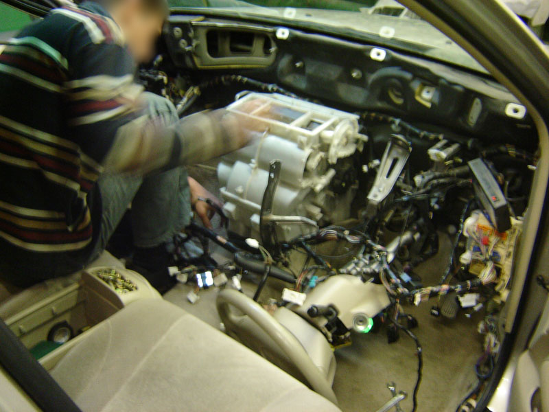 Toyota Vista Ardeo 2003 панель