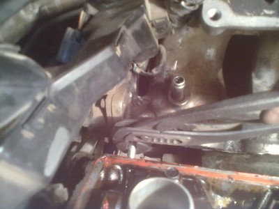 не выкрутить эту шпильку, то коллектор не сять. Я это делал так..jpg