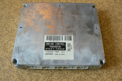 Блок управления двигателем Toyota Vista Ardeo 3S-FSE 89661-3H060.JPG