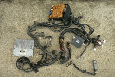 Электропроводка и блоки упр-ния TOYOTA 3S-FSE сжат.jpg